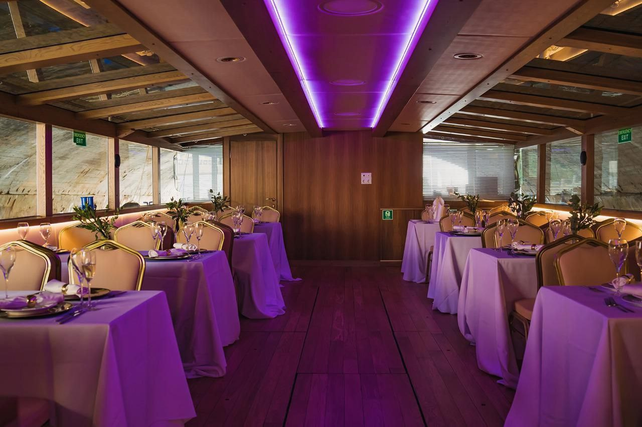 Теплоход «Самсон». SPB Rent Boats|аренда катеров и теплоходов