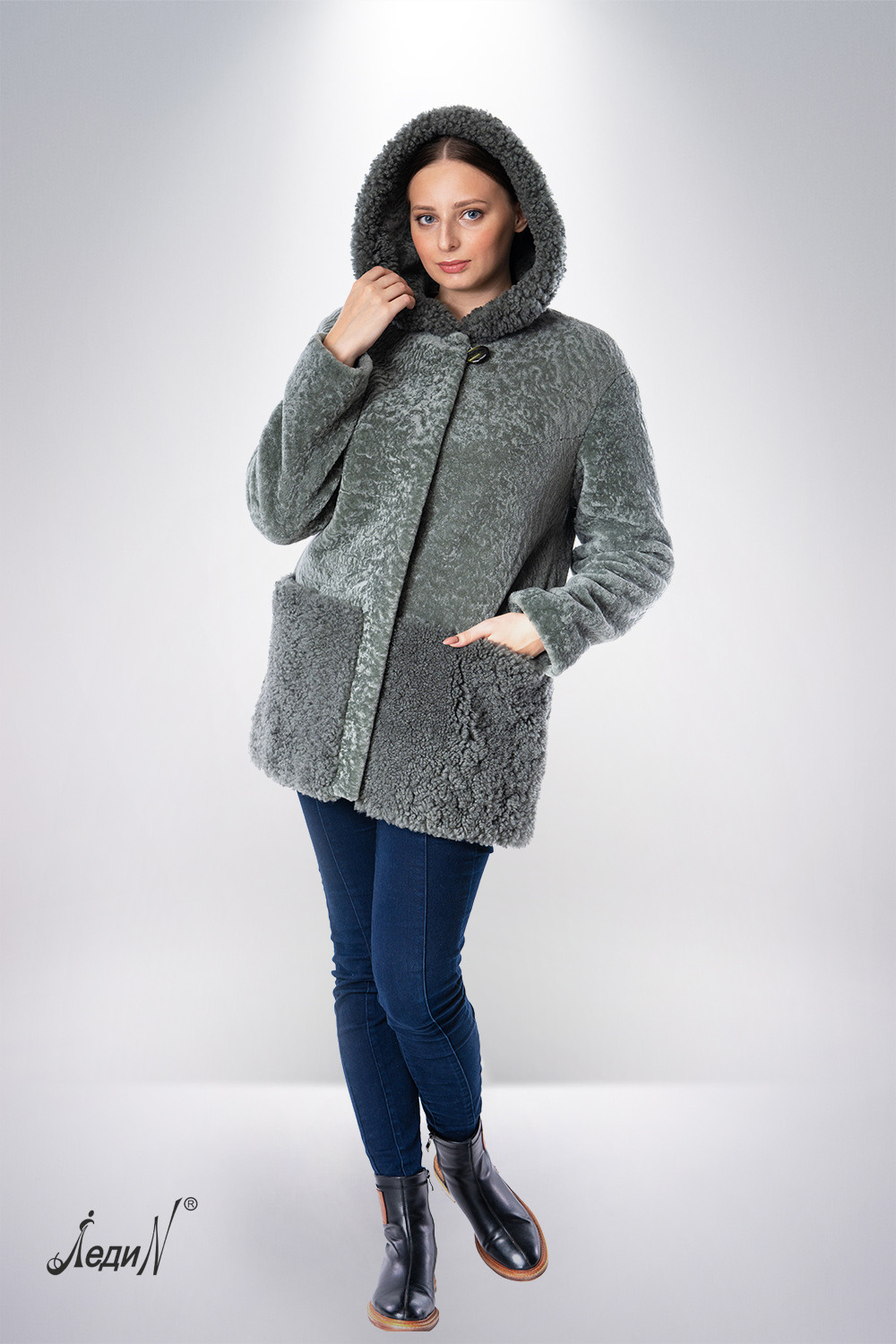 Меховые изделия. Предметный и фуд фотограф Санкт-Петербурга Сергей