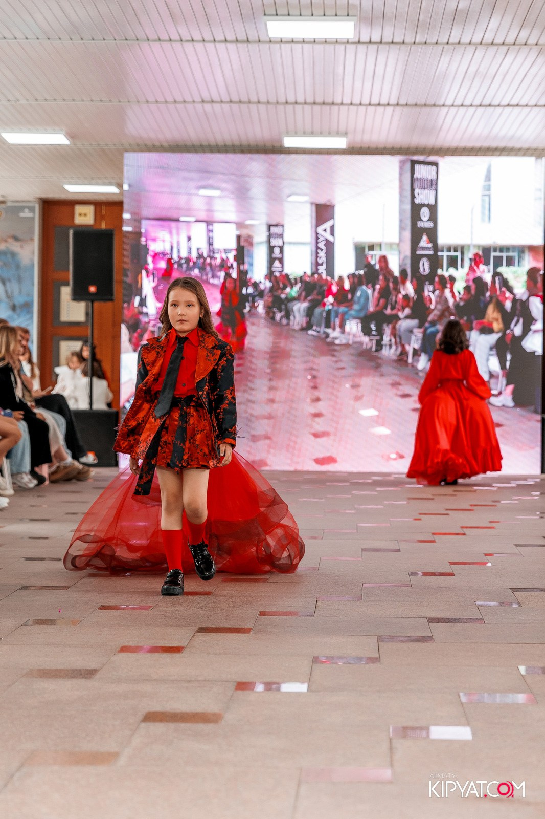 JUNIOR FASHION SHOW. КИПЯТКОМ АЛМАТЫ!