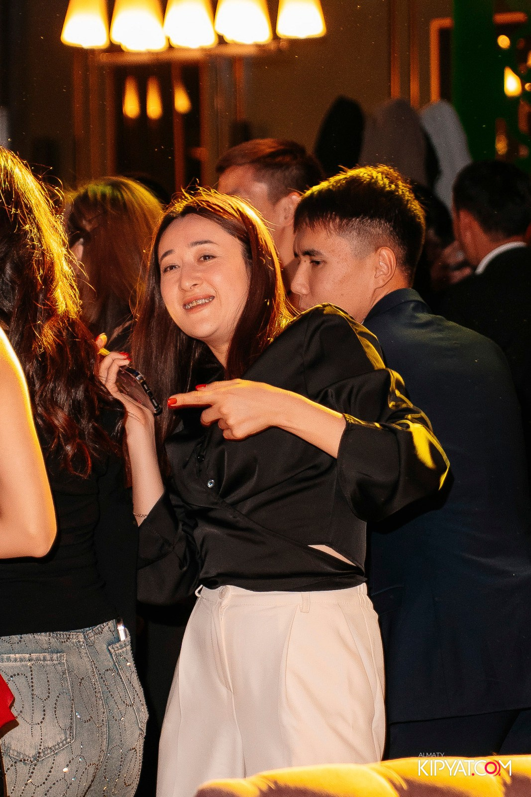 РЕСТОРАН ВЕСЕЛИДЗЕ НА АБАЯ. КИПЯТКОМ АЛМАТЫ!