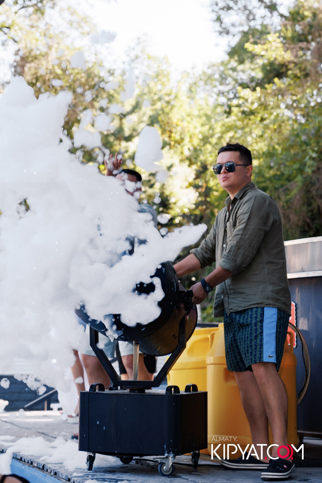 ПЕННАЯ ВЕЧЕРИНКА/ДЫМОВОЕ ШОУ/БАССЕЙН DELIGHT POOL. КИПЯТКОМ АЛМАТЫ!