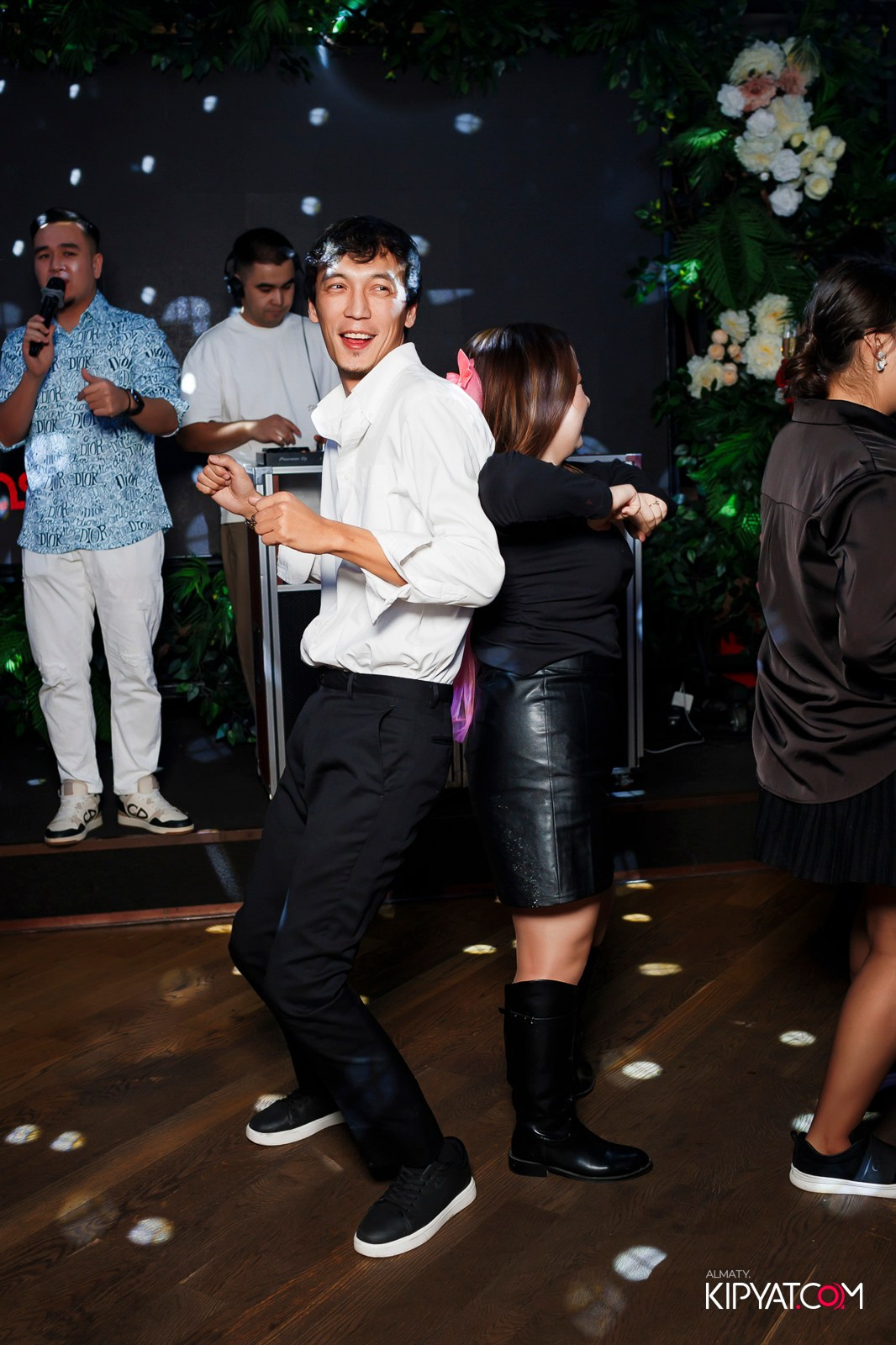 УХО И МЕДВЕДЬ НА КУРМАНГАЗЫ. КИПЯТКОМ АЛМАТЫ! Фотосъемка мероприятий в Алматы