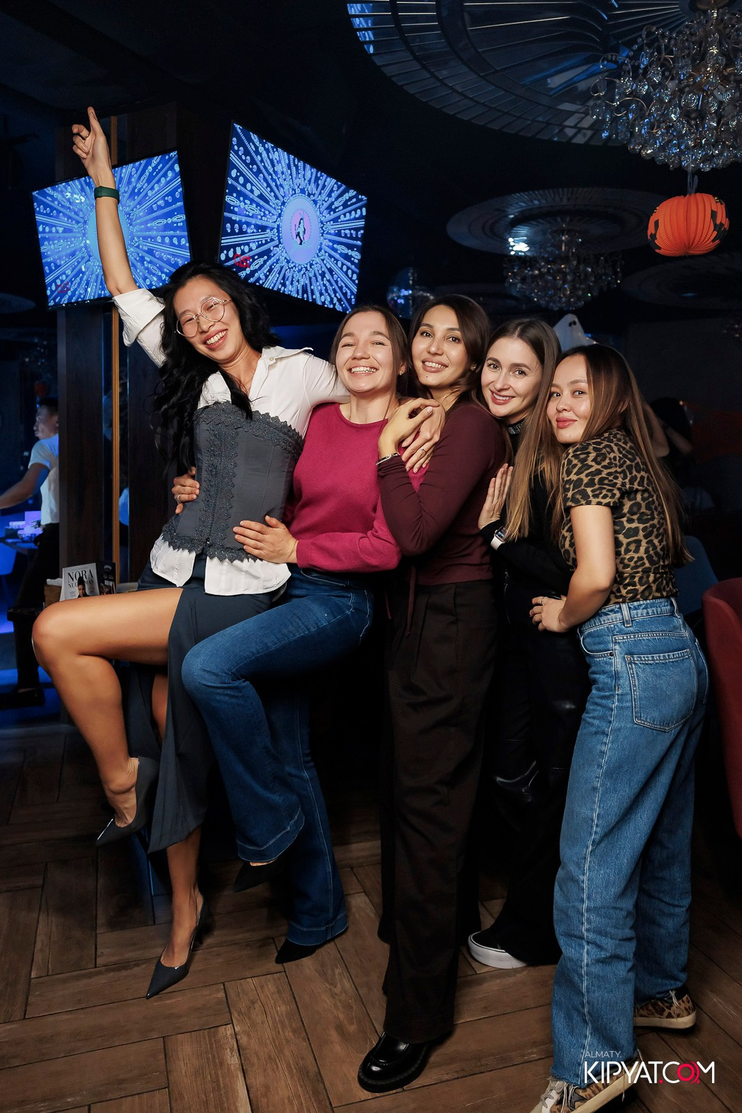 ЗАЯ, НА БИС. КИПЯТКОМ АЛМАТЫ!