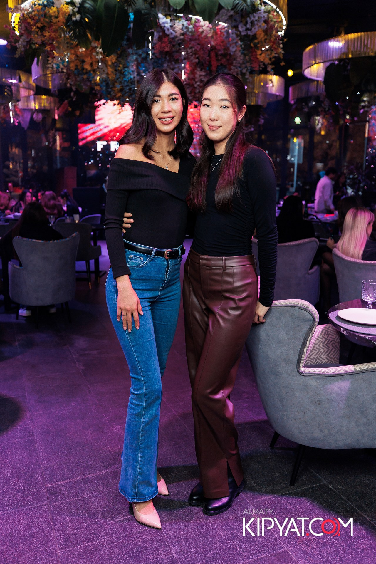 FRIENDS BAR & TERRACE. КИПЯТКОМ АЛМАТЫ! Фотосъемка мероприятий в Алматы