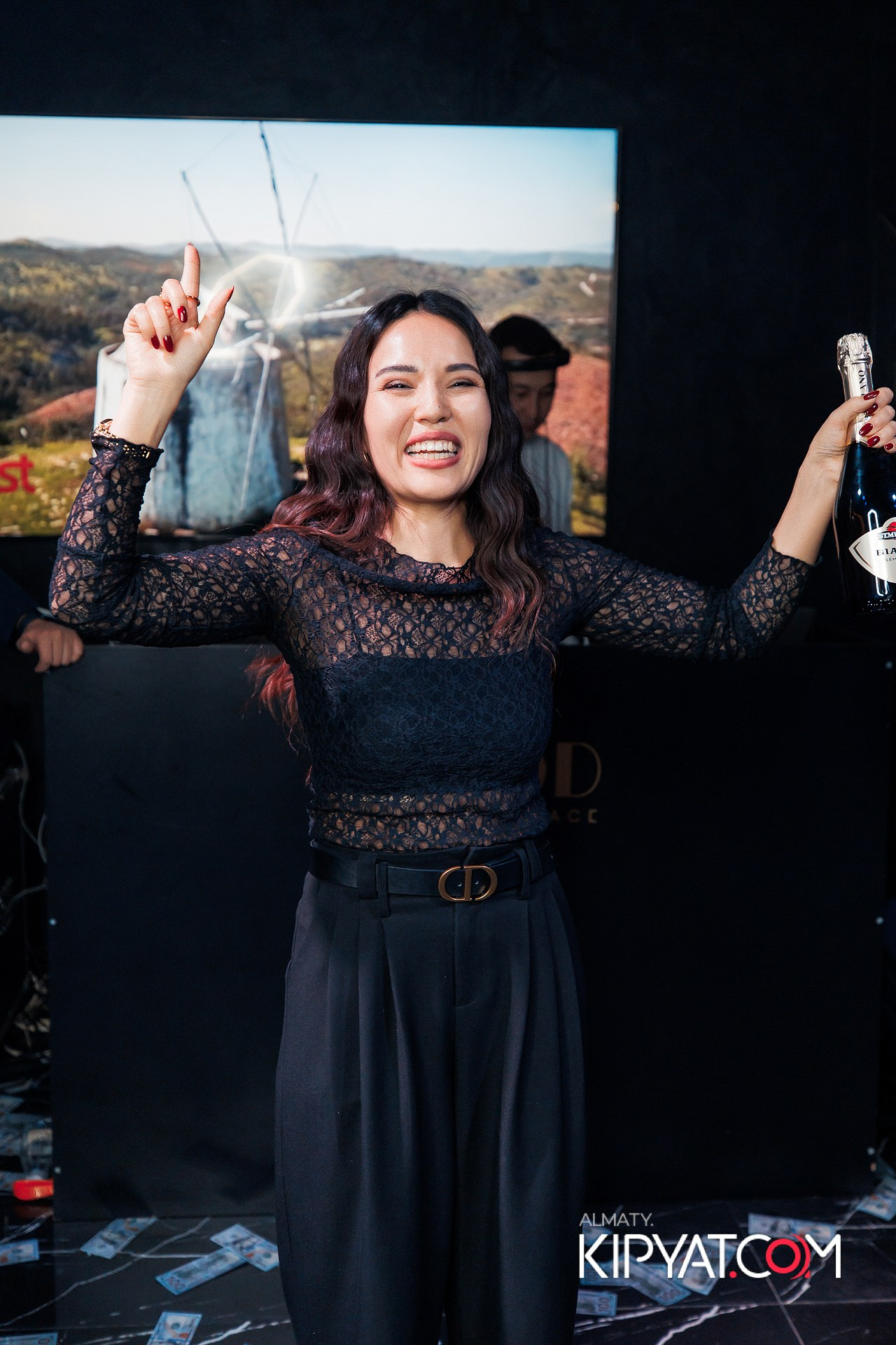 MOOD KARAOKE & TERRACE. КИПЯТКОМ АЛМАТЫ!