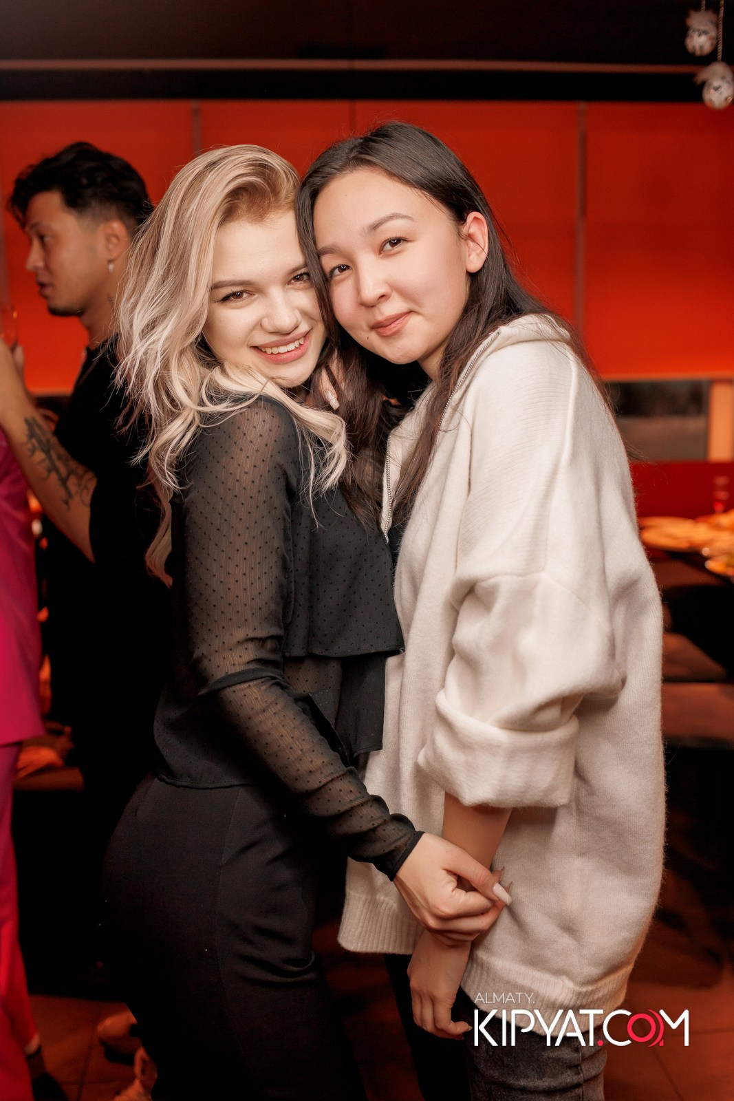 ШАШЛЫКОФФ. КИПЯТКОМ АЛМАТЫ!