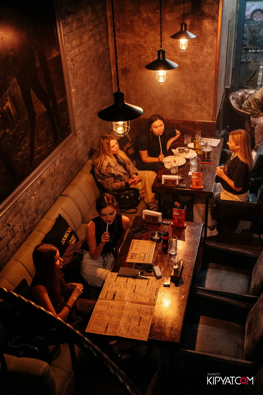 РЕСТО-БАР СКАНДАЛИСТЪ. КИПЯТКОМ АЛМАТЫ!