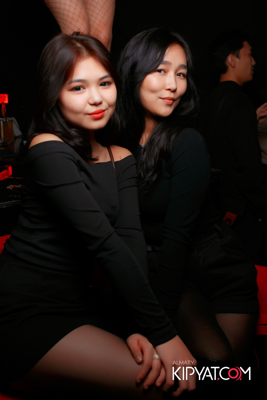 UYAT EMES BAR. КИПЯТКОМ АЛМАТЫ!