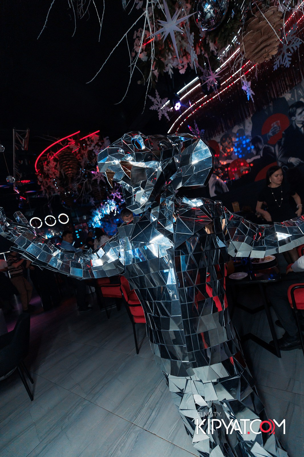 FRIENDS BAR & TERRACE. КИПЯТКОМ АЛМАТЫ!