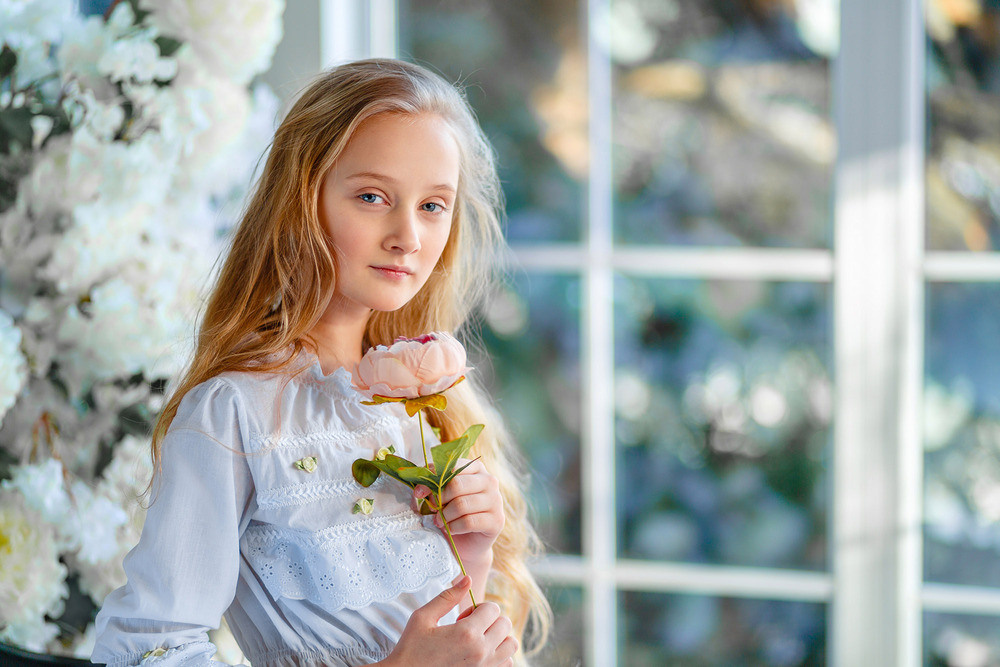 Подруги. Весна. Классный фотограф, по мнению школьников