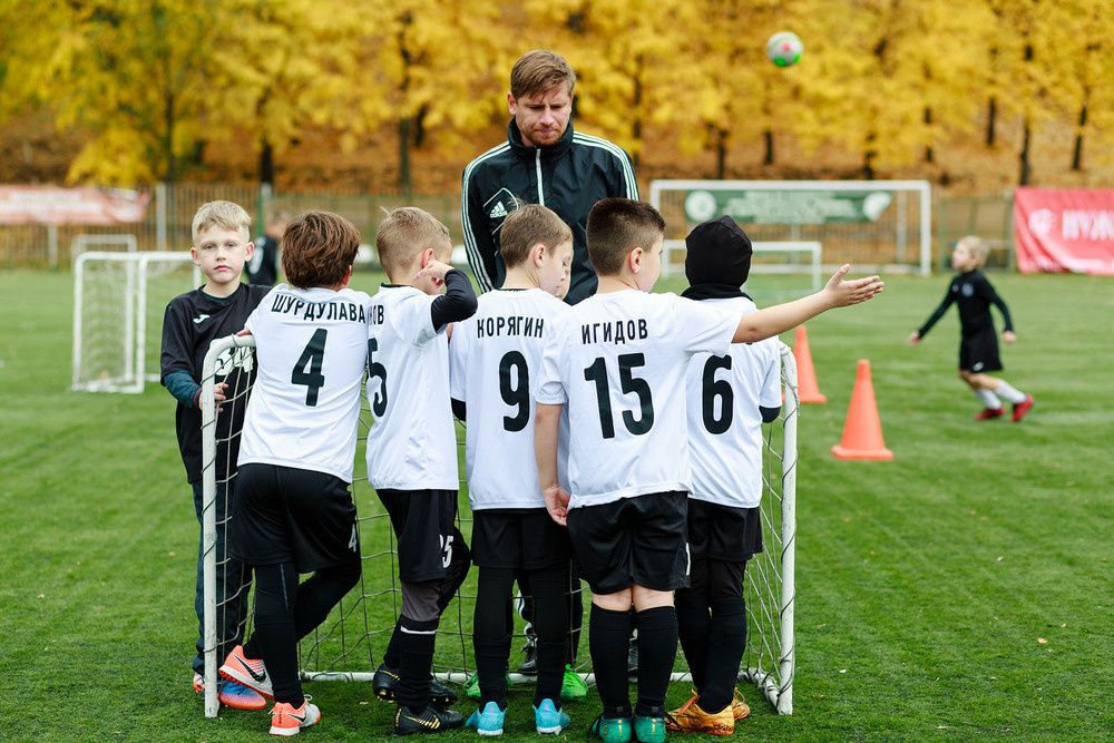 Футболисты. Классный фотограф, по мнению школьников