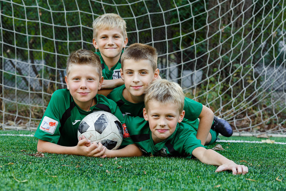 Футболисты. Классный фотограф, по мнению школьников