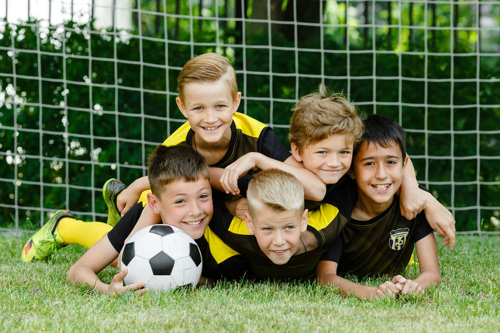 Футболисты. Классный фотограф, по мнению школьников