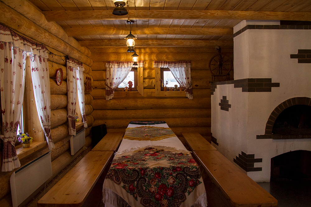Интерьерная фотосъемка — Русская деревня Шуваловка. Репортажный фотограф Ольга Добросинская в Санкт-Петербурге