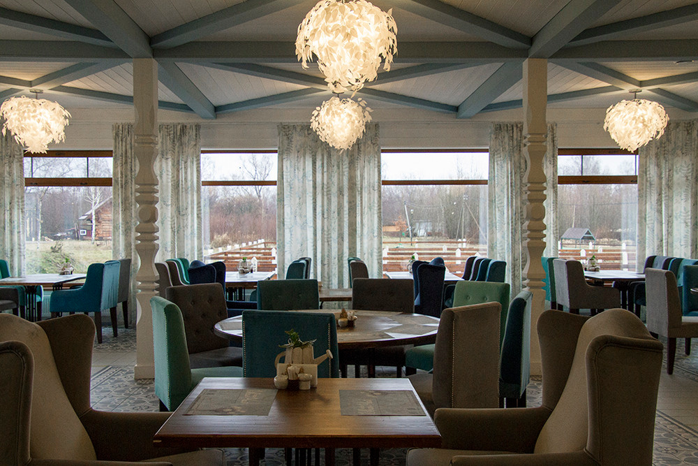 Интерьерная фотосъемка — Русская деревня Шуваловка. Репортажный фотограф Ольга Добросинская в Санкт-Петербурге