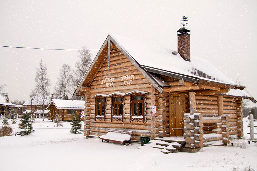 Интерьерная фотосъемка — Русская деревня Шуваловка. Репортажный фотограф Ольга Добросинская в Санкт-Петербурге