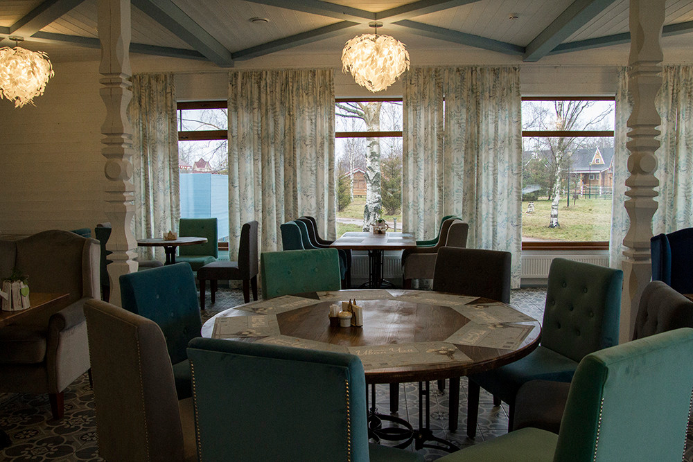 Интерьерная фотосъемка — Русская деревня Шуваловка. Репортажный фотограф Ольга Добросинская в Санкт-Петербурге