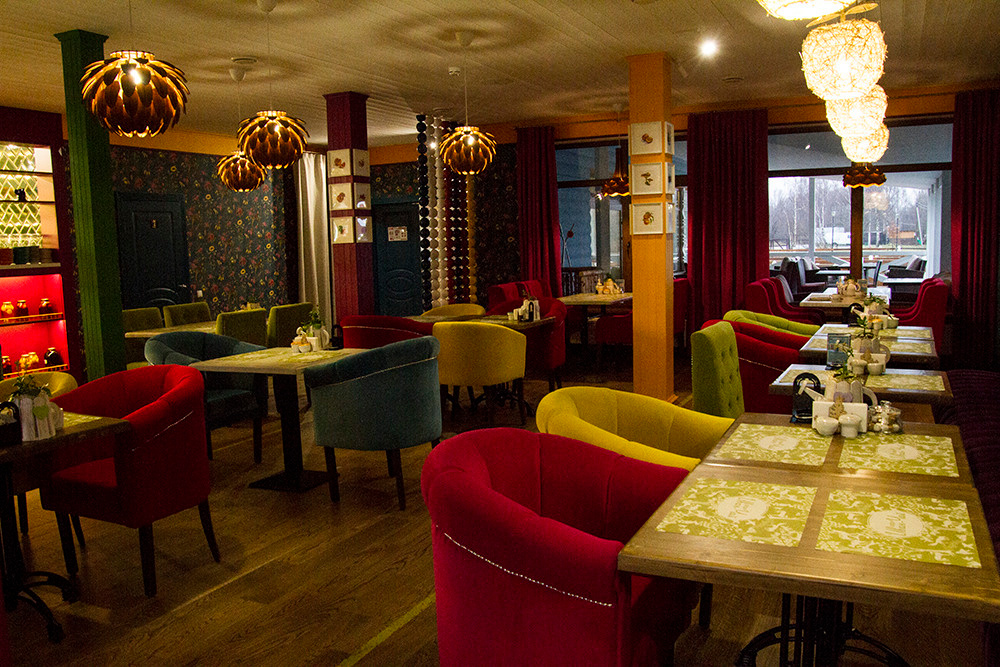 Интерьерная фотосъемка — Русская деревня Шуваловка. Репортажный фотограф Ольга Добросинская в Санкт-Петербурге