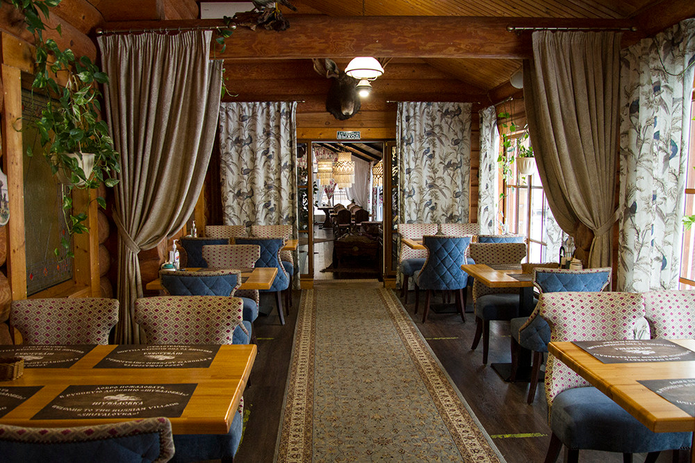 Интерьерная фотосъемка — Русская деревня Шуваловка. Репортажный фотограф Ольга Добросинская в Санкт-Петербурге