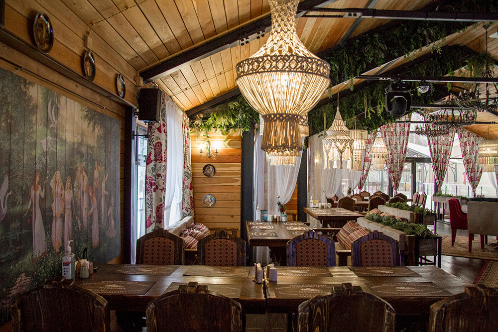 Интерьерная фотосъемка — Русская деревня Шуваловка. Репортажный фотограф Ольга Добросинская в Санкт-Петербурге