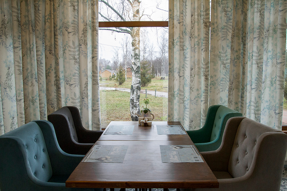 Интерьерная фотосъемка — Русская деревня Шуваловка. Репортажный фотограф Ольга Добросинская в Санкт-Петербурге