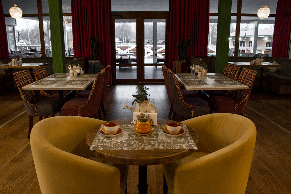 Интерьерная фотосъемка — Русская деревня Шуваловка. Репортажный фотограф Ольга Добросинская в Санкт-Петербурге