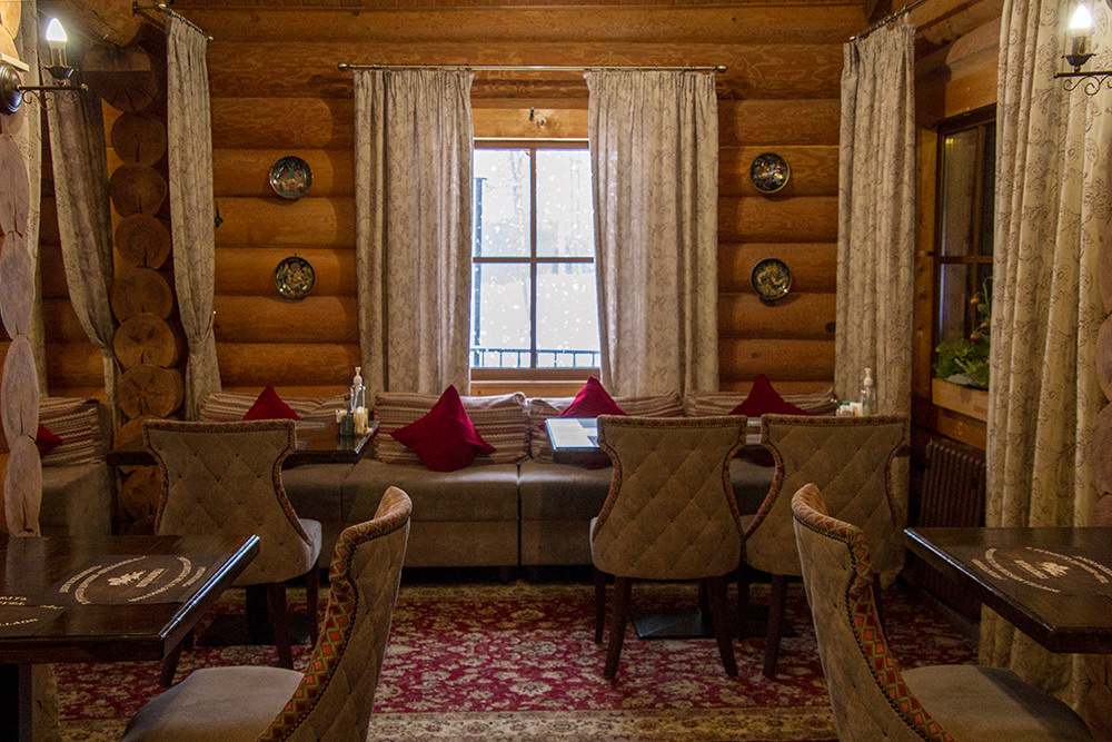 Интерьерная фотосъемка — Русская деревня Шуваловка. Репортажный фотограф Ольга Добросинская в Санкт-Петербурге