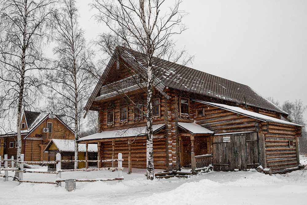 Интерьерная фотосъемка — Русская деревня Шуваловка. Репортажный фотограф Ольга Добросинская в Санкт-Петербурге