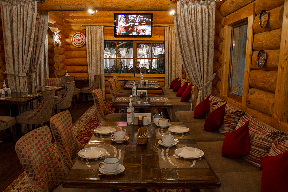 Интерьерная фотосъемка — Русская деревня Шуваловка. Репортажный фотограф Ольга Добросинская в Санкт-Петербурге