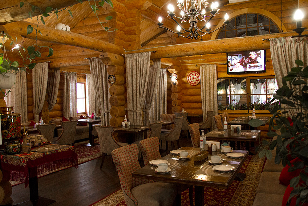 Интерьерная фотосъемка — Русская деревня Шуваловка. Репортажный фотограф Ольга Добросинская в Санкт-Петербурге