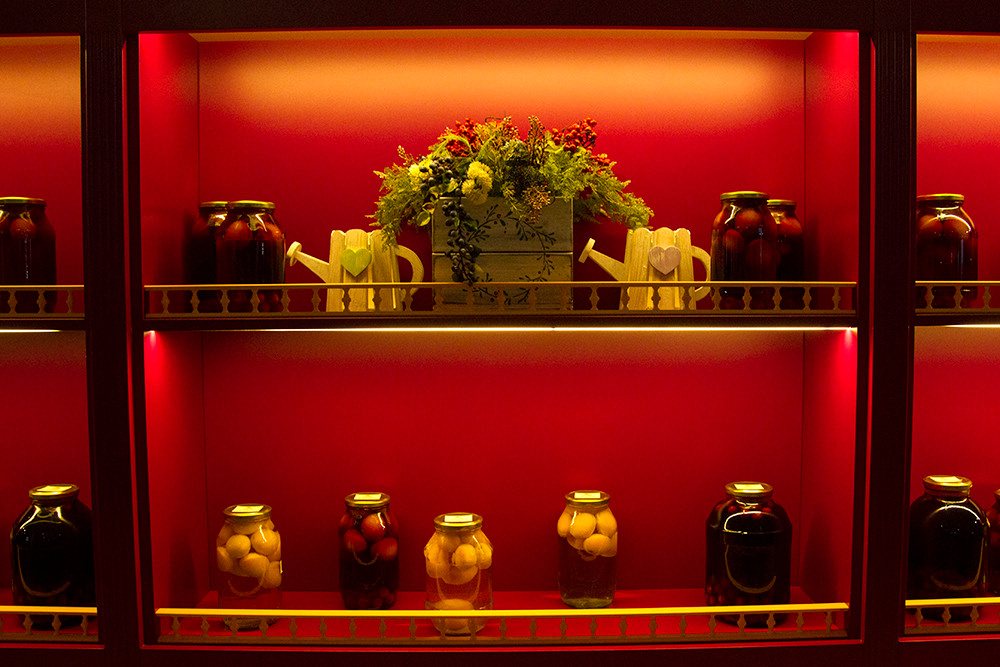 Интерьерная фотосъемка — Русская деревня Шуваловка. Репортажный фотограф Ольга Добросинская в Санкт-Петербурге