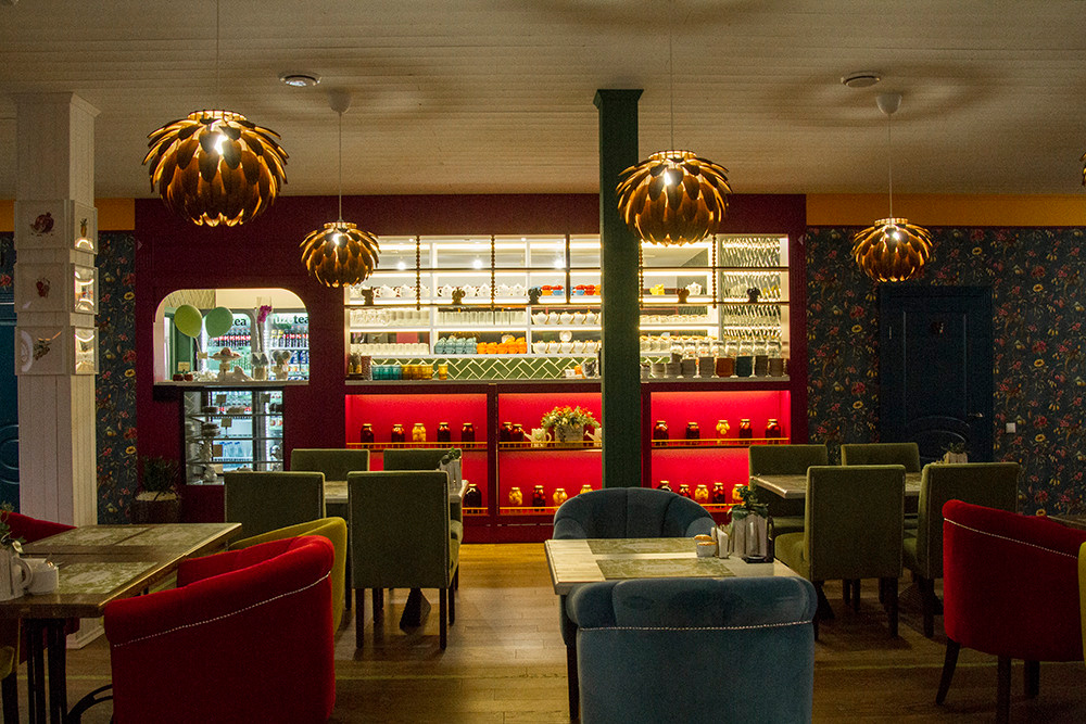 Интерьерная фотосъемка — Русская деревня Шуваловка. Репортажный фотограф Ольга Добросинская в Санкт-Петербурге