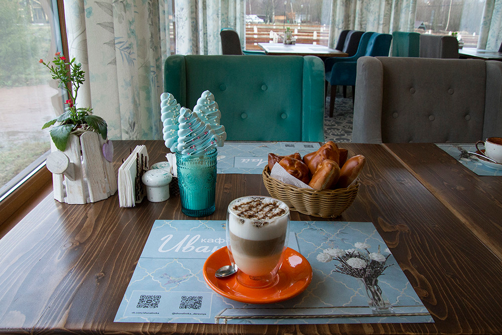 Интерьерная фотосъемка — Русская деревня Шуваловка. Репортажный фотограф Ольга Добросинская в Санкт-Петербурге