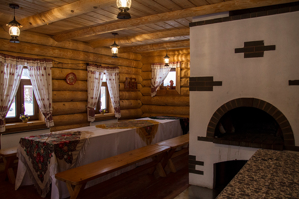 Интерьерная фотосъемка — Русская деревня Шуваловка. Репортажный фотограф Ольга Добросинская в Санкт-Петербурге
