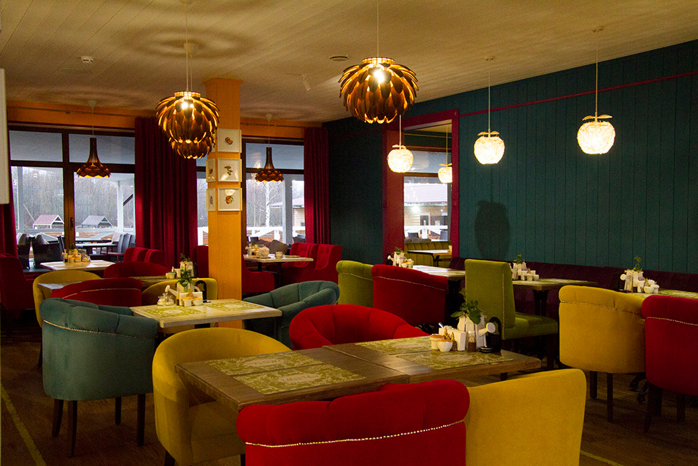 Интерьерная фотосъемка — Русская деревня Шуваловка. Репортажный фотограф Ольга Добросинская в Санкт-Петербурге