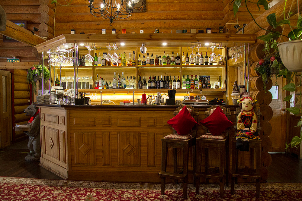 Интерьерная фотосъемка — Русская деревня Шуваловка. Репортажный фотограф Ольга Добросинская в Санкт-Петербурге