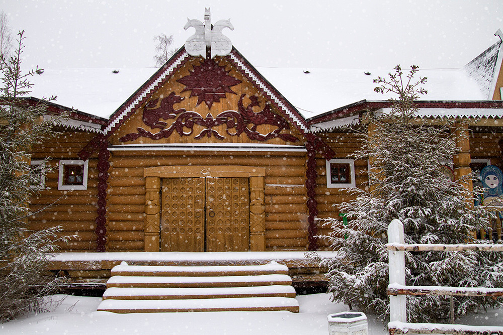 Интерьерная фотосъемка — Русская деревня Шуваловка. Репортажный фотограф Ольга Добросинская в Санкт-Петербурге