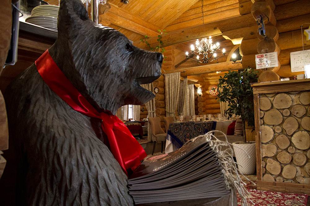 Интерьерная фотосъемка — Русская деревня Шуваловка. Репортажный фотограф Ольга Добросинская в Санкт-Петербурге