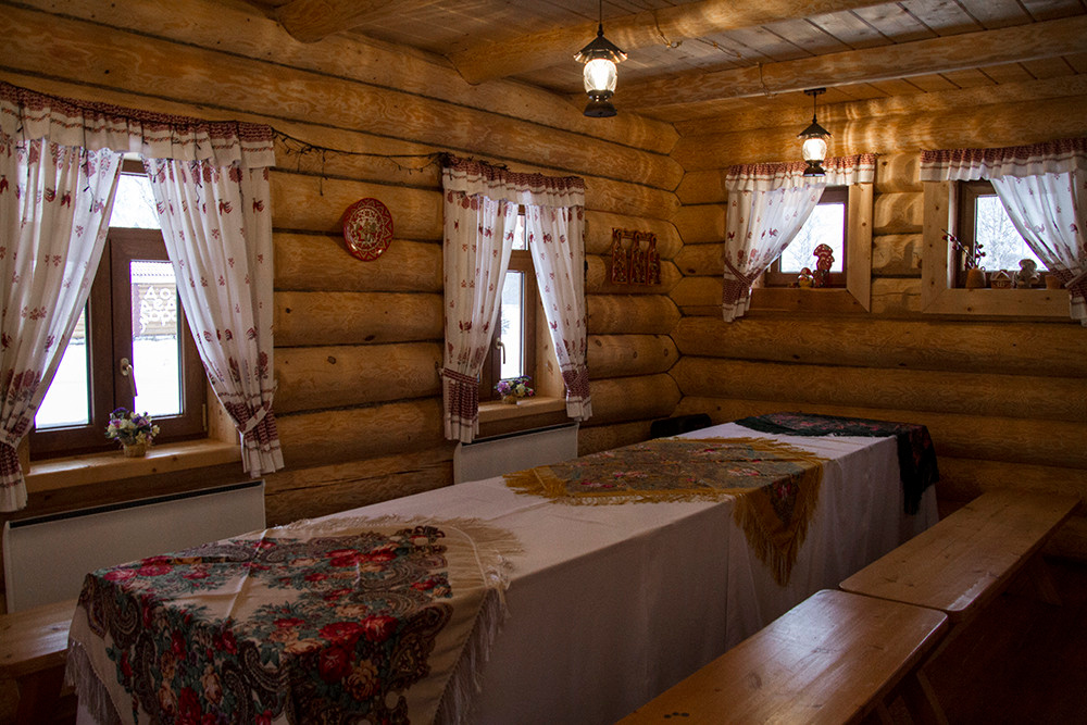 Интерьерная фотосъемка — Русская деревня Шуваловка. Репортажный фотограф Ольга Добросинская в Санкт-Петербурге