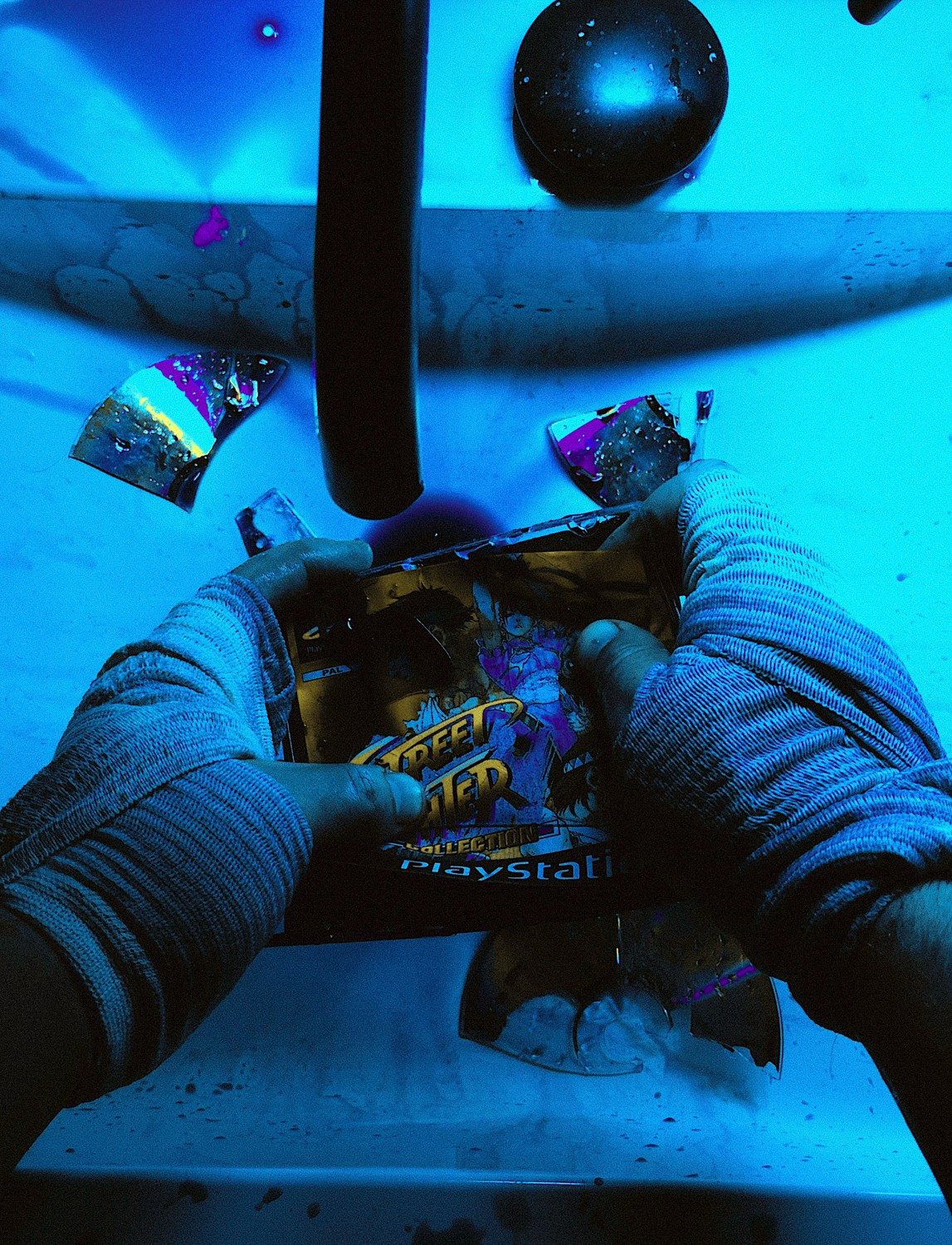 Современная концептуальная фотография о теле, уязвимости и идентичности. Визуальная практика на стиле честности, пост-иронии и искусства.Рекламная фотография, Концептуальная фотография, Современный художник, Психология, Коммерческий фотограф, Репортажный фотограф, Стрит фотография, Арт, Сюрреализм, Мобильная фотография, Снято на айфон, Дима Бурза