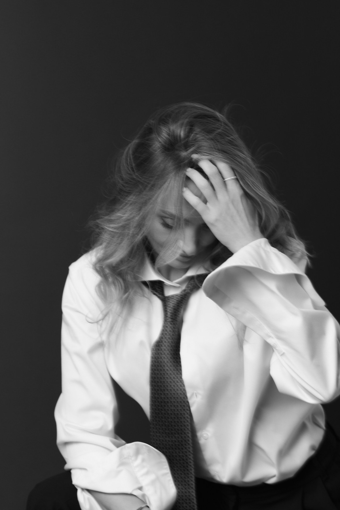 Натали коричневый фон. Профессиональный фотограф Татьяна Евглевская