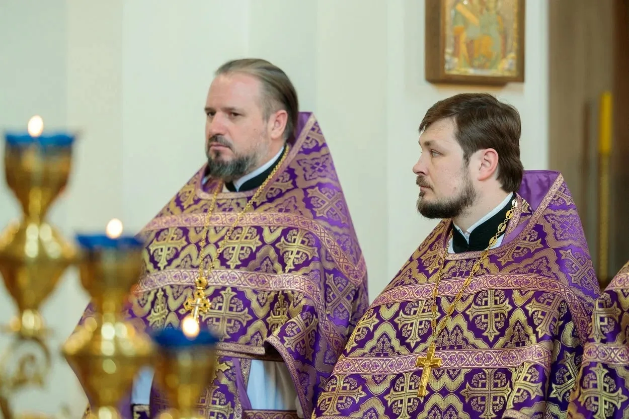 БЛАГОЧИННЫЙ СЕВЕРО-ЗАПАДНОГО ОКРУГА ПРИНЯЛ УЧАСТИЕ В АРХИЕРЕЙСКОМ БОГОСЛУЖЕНИМ В ХРАМЕ СВЯТИТЕЛЯ ТИХОНА ЗАДОНСКОГО. Саратовское Северо-Западное благочиние