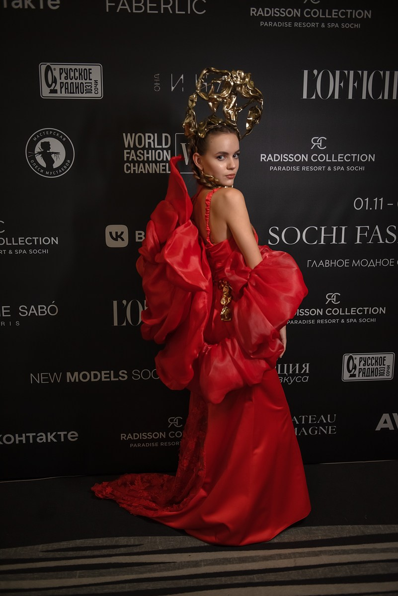 SochiFashionWeek2024 дизайнер Анохина Светлана. Семейный и коммерческий фотограф в Сочи Александр Бодунов