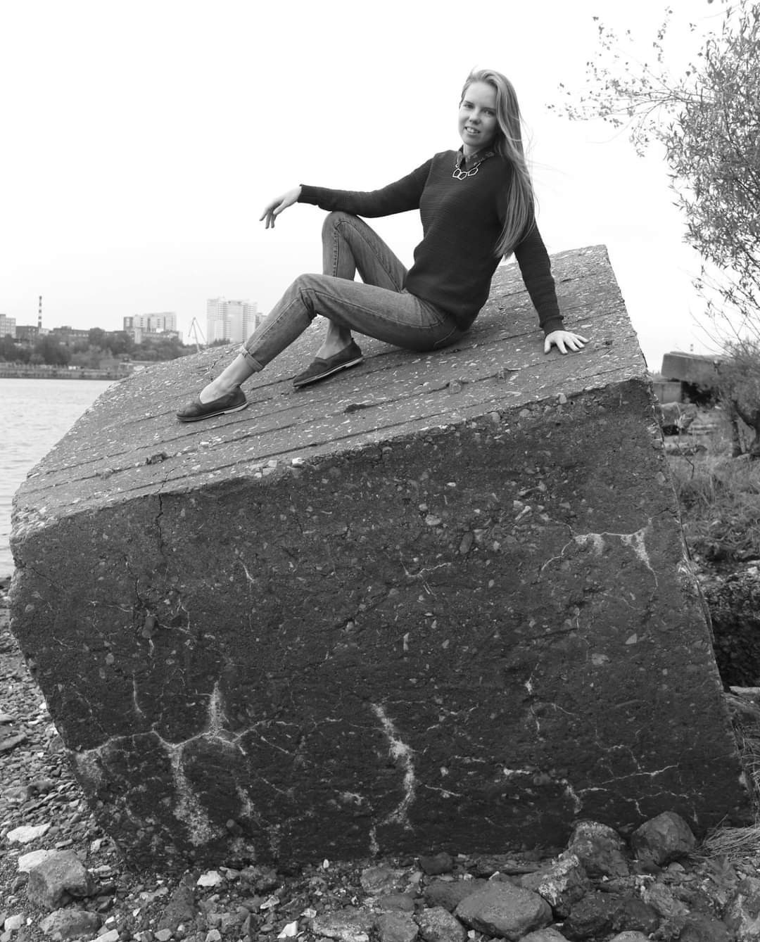 Света босиком на снегу. Фотограф Пермь. Фотосессия в фотостудии Перми и на свежем воздухе