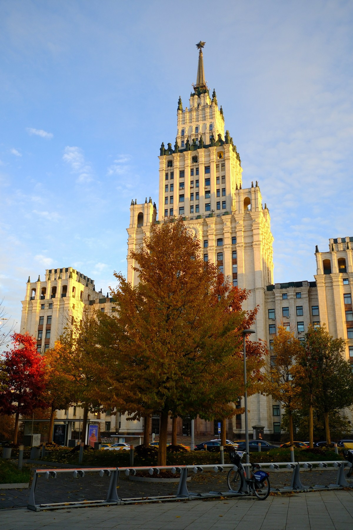 Улица, люди, жизнь…