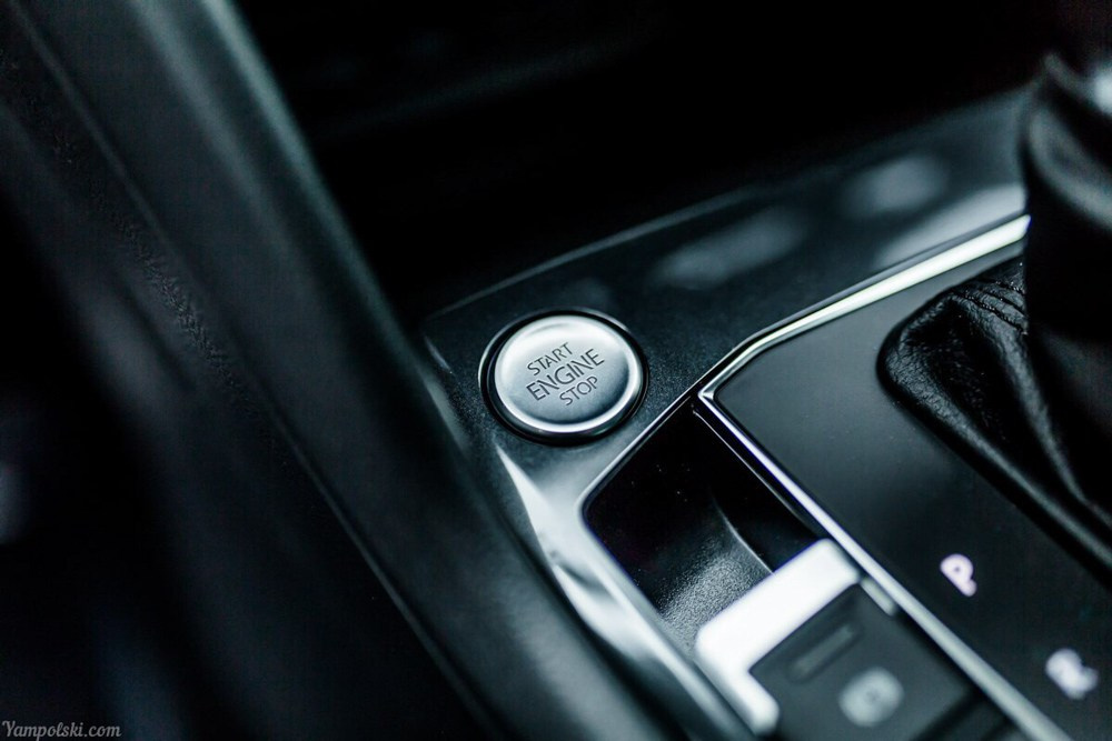 Авто. Фотограф Александр Ямпольский