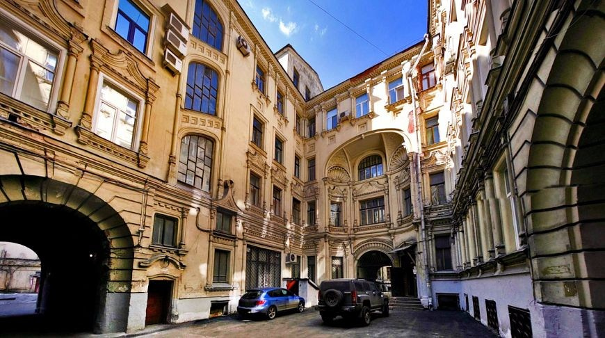 Фотосессия на улице — архитектура разных эпох Москвы