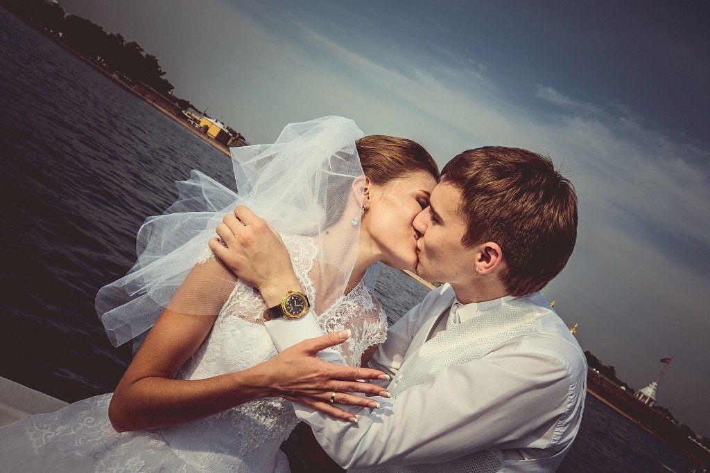 medlori fotobook Фотокниги в Липецке. Свадебная фотокнига «WEDDING DAY» Фотокнига постраничная (от 20 до 40 страниц), цена зависит от количества разворотов. Варианты фотокниг, созданные мной от фотосъёмки до дизайна. Цена: от 7500 руб за 10 разворотов. Обложка жёсткая, листы 350 мг. Фотограф Медведева Лариса. Питер