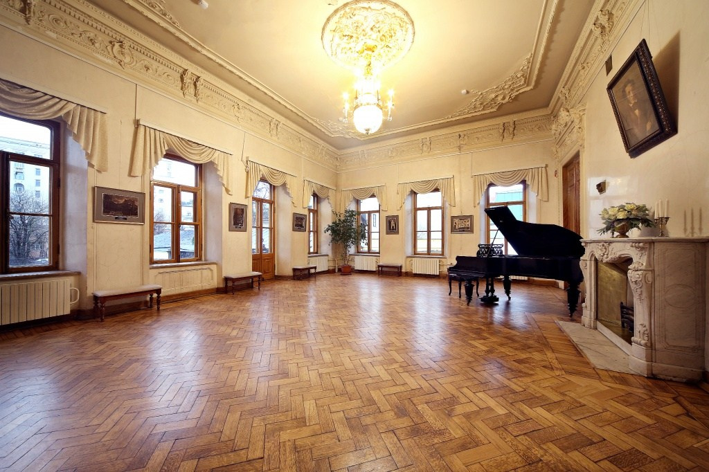 Регистрация брака и свадебная фотосессия в Библиотеке-читальне имени А. С. Пушкина. Свадебный фотограф Москва — Сергей и Татьяна