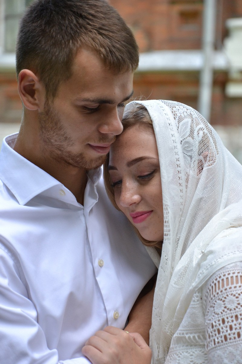 Посещение церкви. Благословение. Fotounata.ru